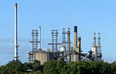 Phillips 66 Humber Refinery is on track to become the first refinery in the world to reduce its carbon dioxide emissions after agreeing a deal with Worley that will use Cansolv CO2 capture technology pioneered by Shell Catalysts & Technologies