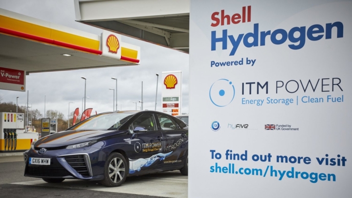 Shell UK has shut down all its hydrogen refuelling stations for cars and vans saying it is refocussing on the fuelling of larger vehicles.
