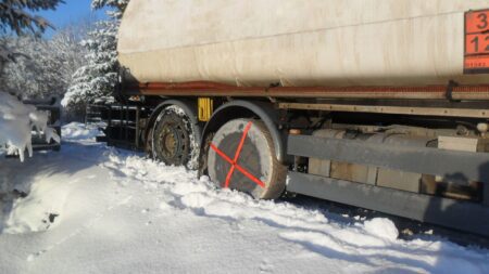 Autosock on Gleaner Oils fuel tanker