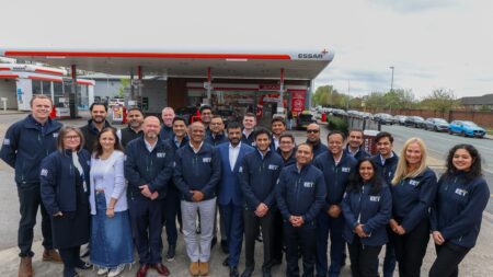 EET Essar Flagship forecourt opens